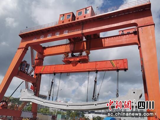 安装过半 “川军”奋战在粤港澳大湾区首批全装配式车站